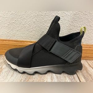 Womens Sorel Kinetic sneakers